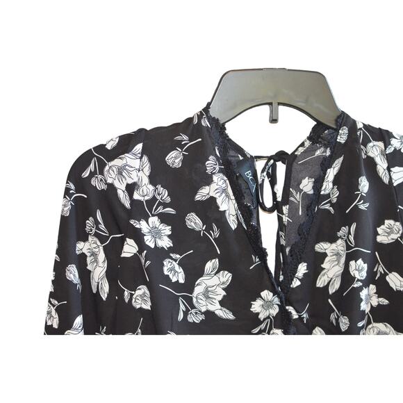 BCX Juniors Black & White Floral Print Smock Waist Top, Open Back, Size Medium - Picture 2 of 4